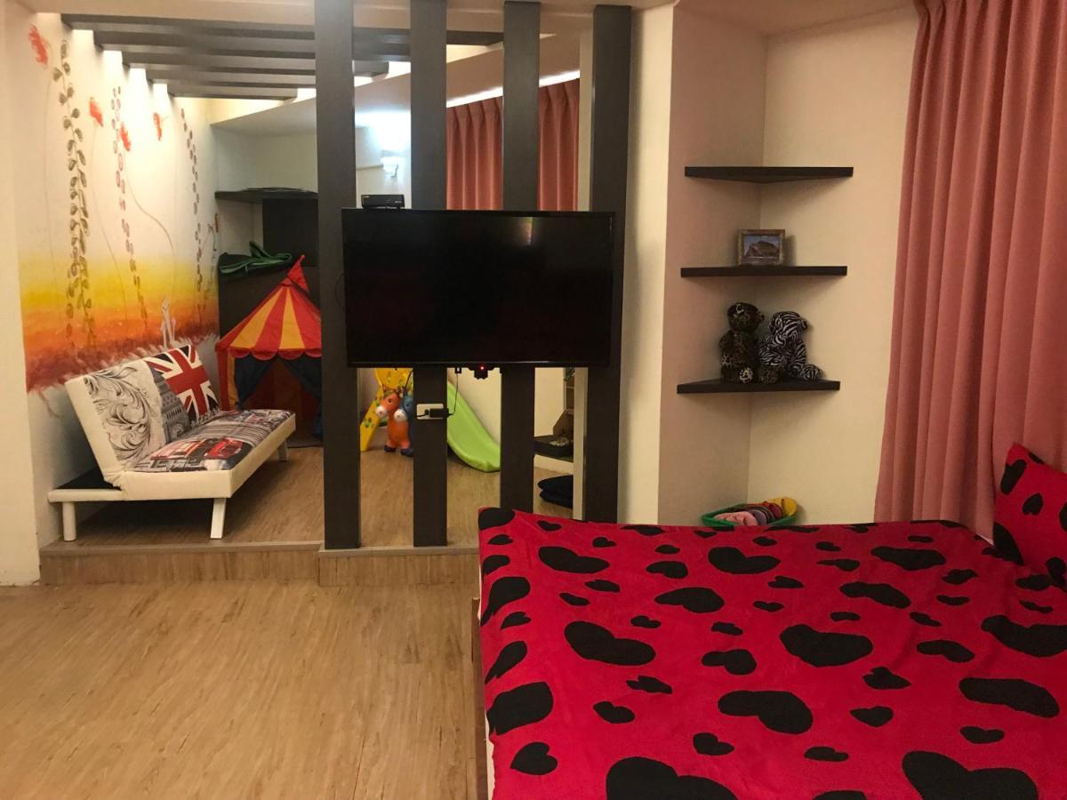 Mickey House-Fuxing Apartment Taichung Exterior foto