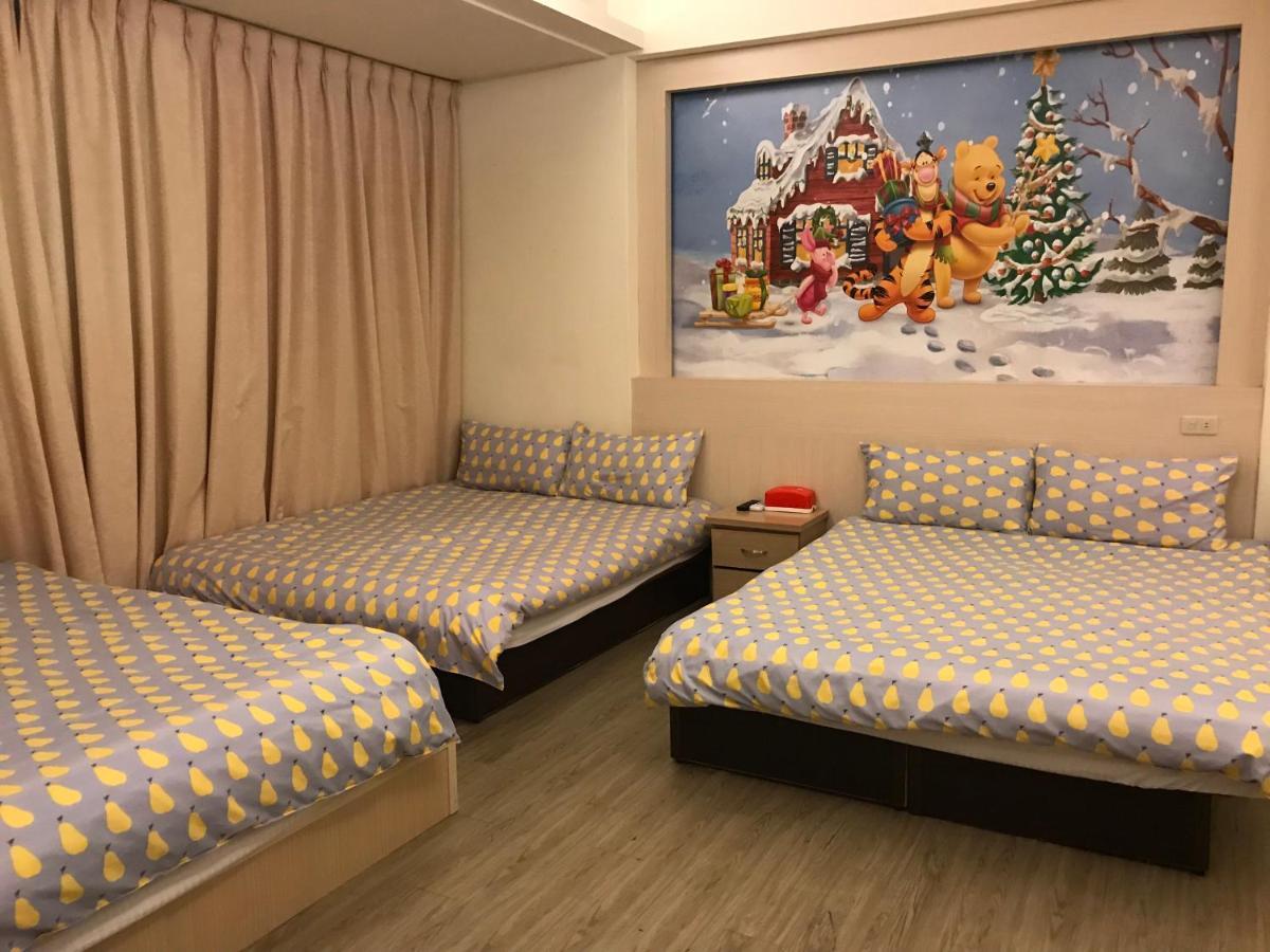 Mickey House-Fuxing Apartment Taichung Exterior foto